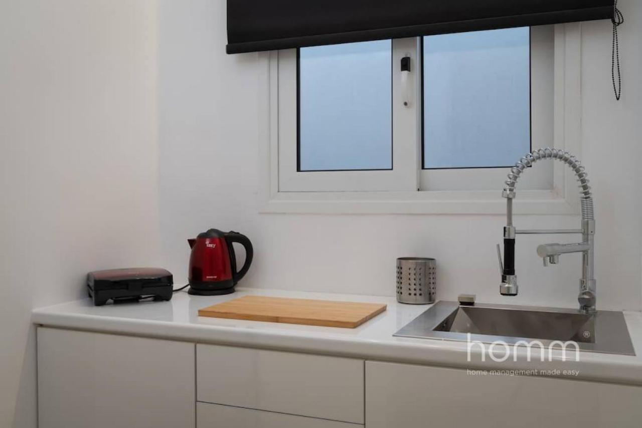 34Sqm Minimal Homm Apartment With Acropolis View Атина Екстериор снимка