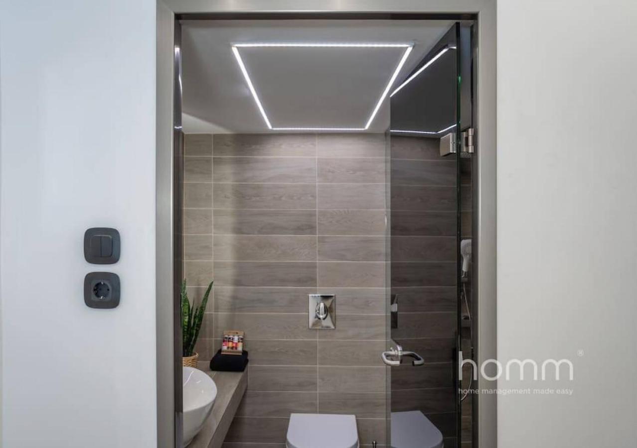 34Sqm Minimal Homm Apartment With Acropolis View Атина Екстериор снимка