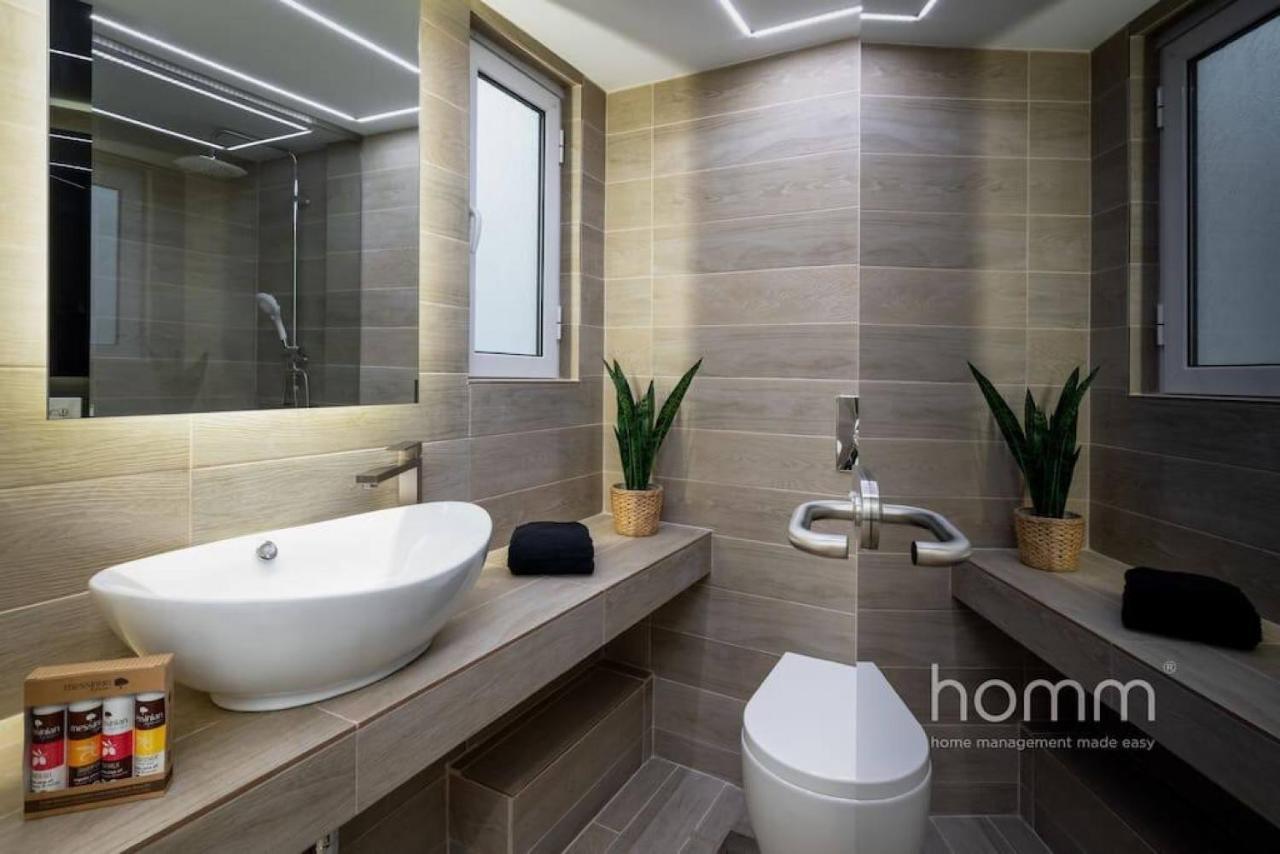 34Sqm Minimal Homm Apartment With Acropolis View Атина Екстериор снимка